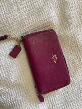 Coach Long Zip Around Wallet Wristlet in a fuchsia pink pebble leather